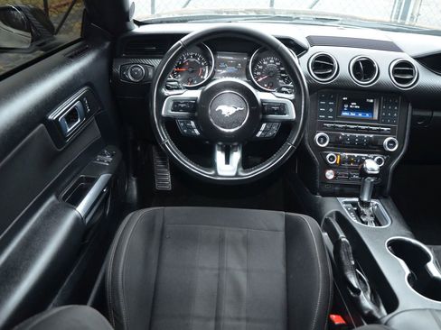 Used 2018 Ford Mustang Coupe image 39