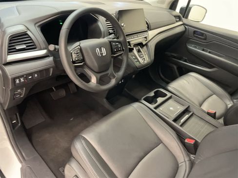 Certified 2025 Honda Odyssey EX-L image 2