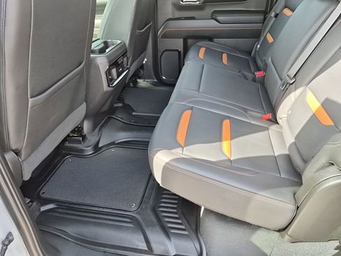 Used 2024 GMC Sierra 1500 AT4 w/ Technology Package AWD/4WD image 21