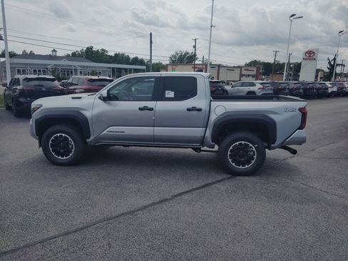 New 2026 Toyota Tacoma TRD Off-Road AWD/4WD image 4