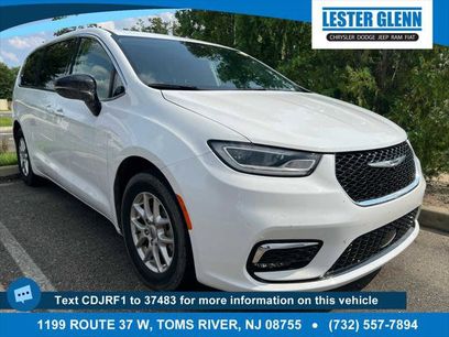 Certified 2024 Chrysler Pacifica Touring-L