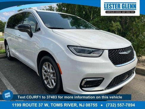Certified 2024 Chrysler Pacifica Touring-L FWD image 1