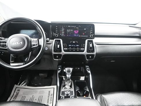 Certified 2023 Kia Sorento SX image 34