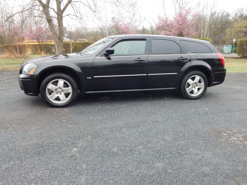 Used 2007 Dodge Magnum SXT image 2