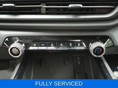 Used 2026 Chevrolet Silverado EV LT AWD/4WD image 27