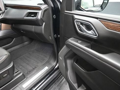 Used 2024 Chevrolet Suburban High Country AWD/4WD image 29