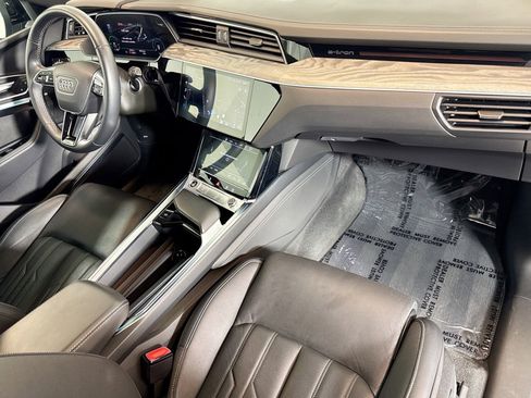 Used 2022 Audi e-tron Chronos w/ Chronos Package image 27
