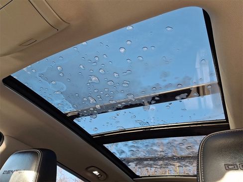 Used 2019 GMC Terrain Denali w/ Advanced Safety Package image 15