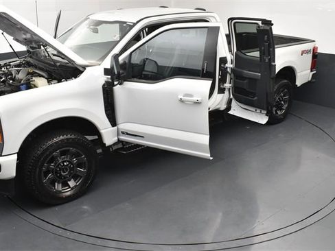 Used 2023 Ford F350 Lariat w/ Sport Appearance Package image 27