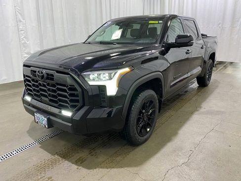 Used 2024 Toyota Tundra Limited image 8