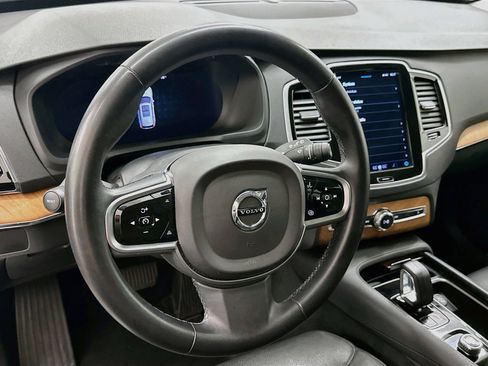 Used 2023 Volvo XC90 B5 Plus AWD/4WD image 18