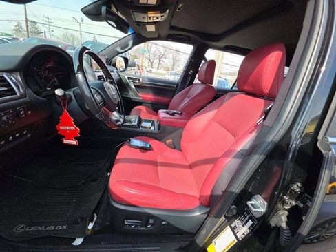 Used 2023 Lexus GX 460 Premium w/ Premium Package image 10