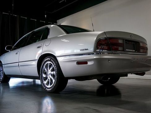 Used 2004 Buick Park Avenue Ultra FWD image 40