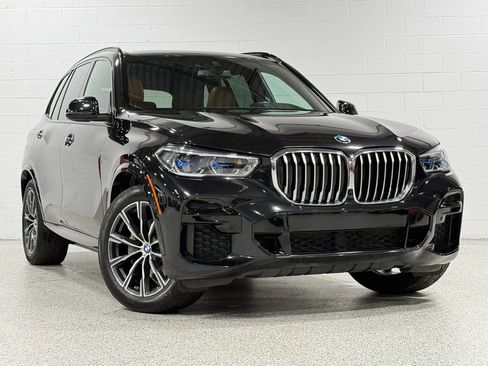 Used 2022 BMW X5 xDrive40i w/ M Sport Package AWD/4WD image 4