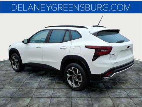 Certified 2024 Chevrolet Trax LT w/ Driver Confidence Package image 5