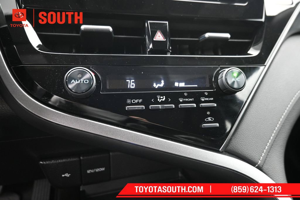 Used 2021 Toyota Camry SE FWD image 18
