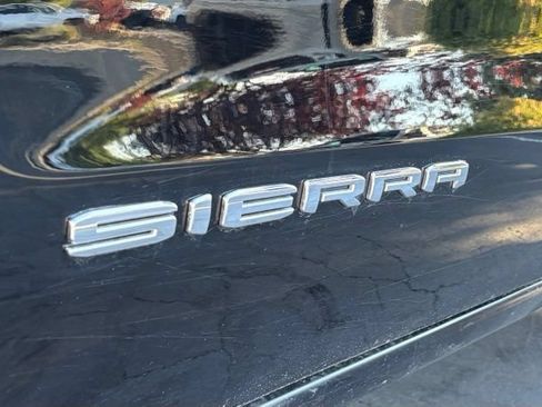 Used 2025 GMC Sierra 1500 SLT AWD/4WD image 16