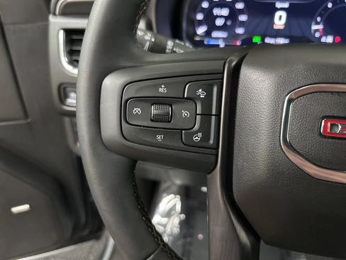 Used 2024 GMC Yukon AT4 w/ Technology Package AWD/4WD image 17