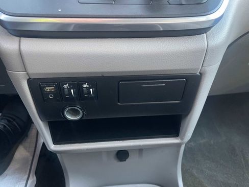 Used 2015 Toyota Sienna XLE image 26