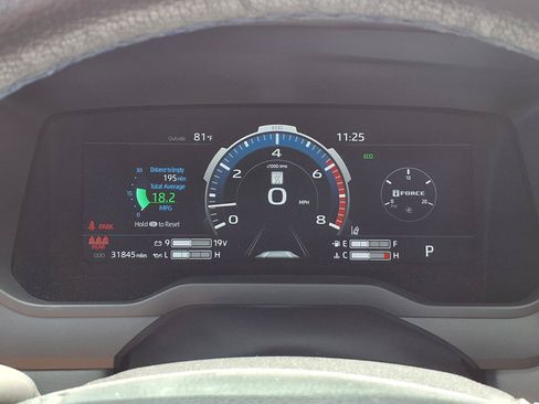 Used 2024 Toyota Tundra Platinum AWD/4WD image 17