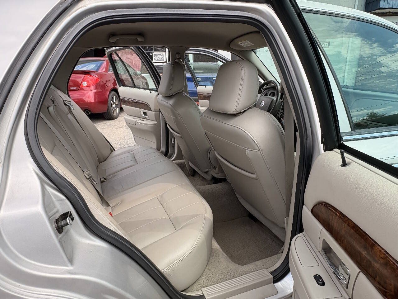 Used 2008 Mercury Grand Marquis LS RWD image 23