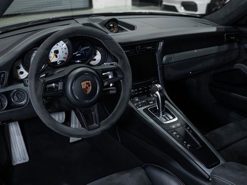 Used 2018 Porsche 911 GT3 image 46