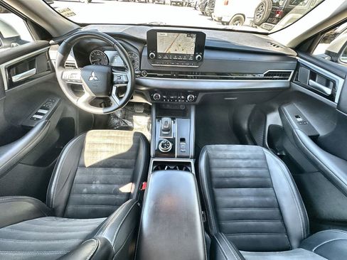 Used 2024 Mitsubishi Outlander SE Black Edition image 20