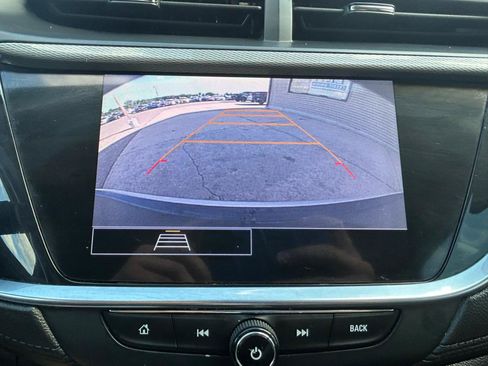 Used 2021 Buick Encore GX Preferred w/ Cold Weather Comfort Package FWD image 23