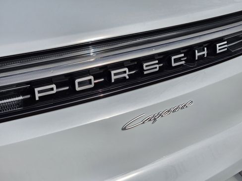 Used 2024 Porsche Cayenne image 11