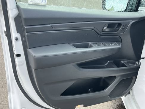 Used 2025 Honda Odyssey Sport-L image 15