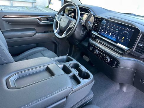 Used 2024 Chevrolet Silverado 1500 RST w/ Z71 Off-Road Package image 11