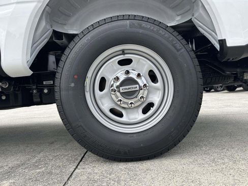 New 2026 Ford F350 XL w/ XL Driver Assist Package RWD image 19