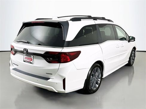 Certified 2026 Honda Odyssey Touring image 20