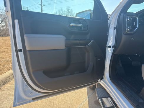 Used 2021 GMC Sierra 1500 SLT image 11