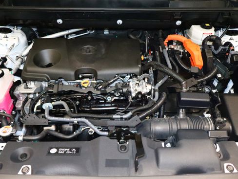 Used 2024 Toyota RAV4 LE image 9