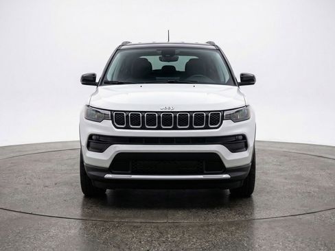 Used 2025 Jeep Compass Limited AWD/4WD image 2