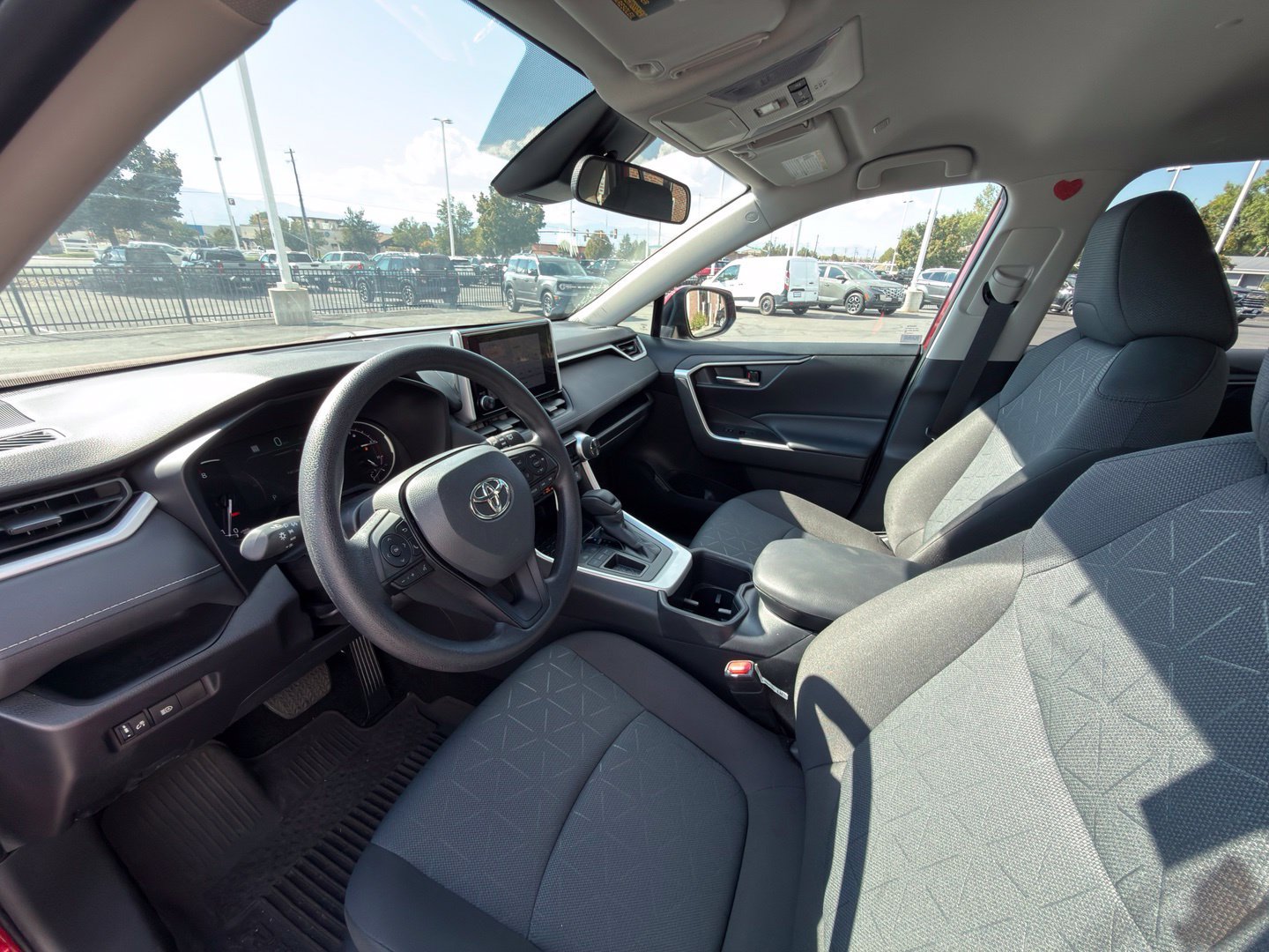 Used 2025 Toyota RAV4 XLE FWD image 13