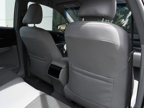 Used 2012 Toyota Camry LE image 27