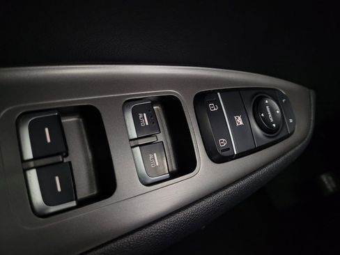 Used 2020 Kia Optima S FWD image 27