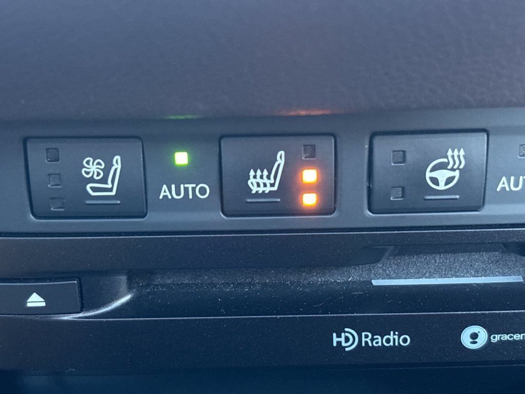 Used 2021 Lexus ES 300h w/ Premium Package FWD image 10