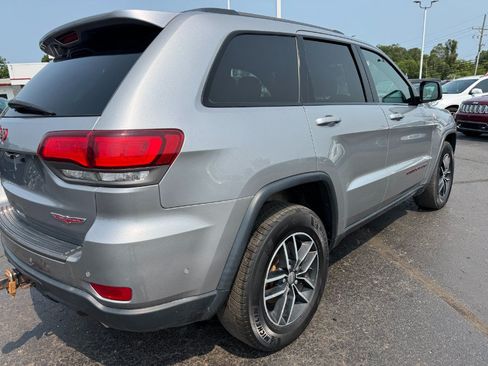 Used 2017 Jeep Grand Cherokee Trailhawk w/ Trailhawk Luxury Group AWD/4WD image 11