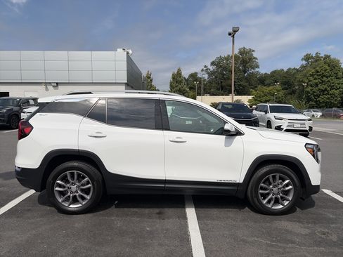 Used 2023 GMC Terrain SLT w/ Tech Package AWD/4WD image 6