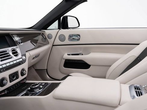 Certified 2018 Rolls-Royce Dawn RWD image 35