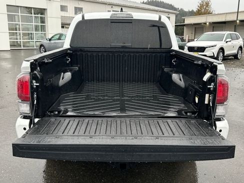 Used 2023 Toyota Tacoma Limited image 15