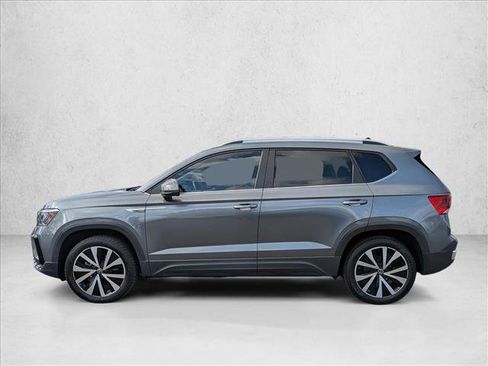 Used 2022 Volkswagen Taos SE image 9