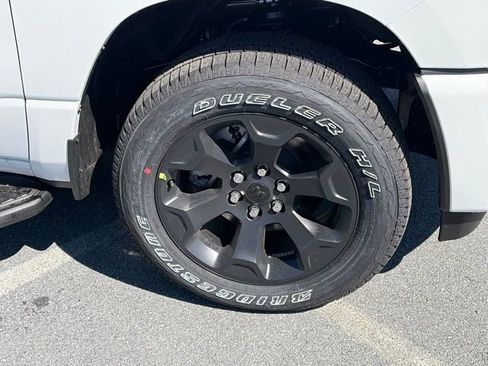 New 2026 RAM 1500 Express AWD/4WD image 11