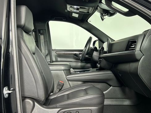Used 2025 Chevrolet Tahoe LT AWD/4WD image 10