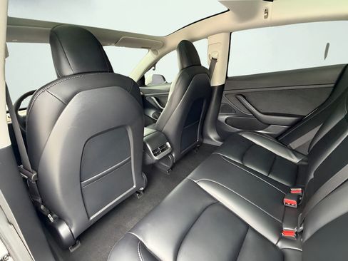 Used 2020 Tesla Model 3 Standard Range Plus RWD image 25
