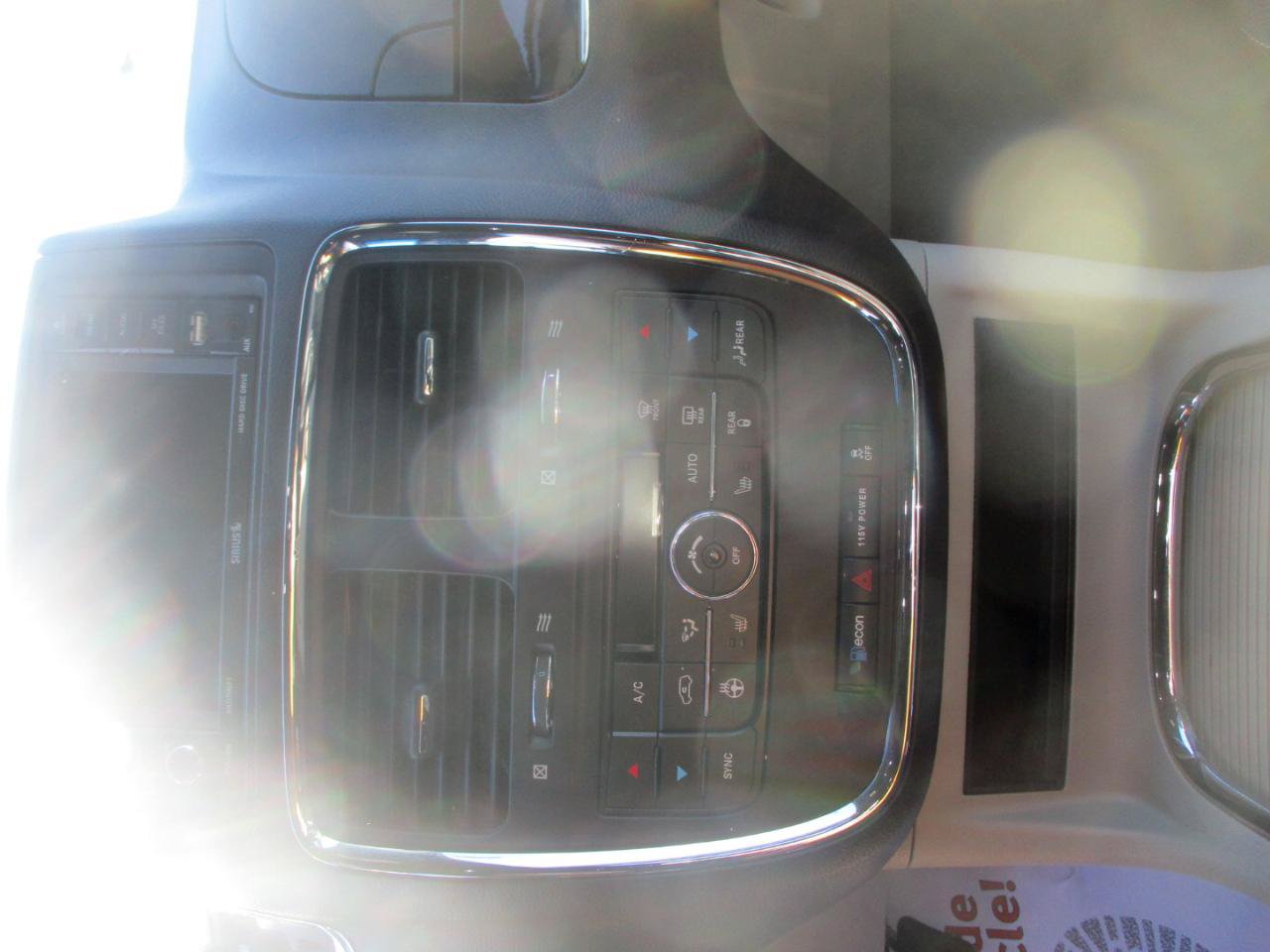 Used 2016 Dodge Grand Caravan SXT FWD image 11