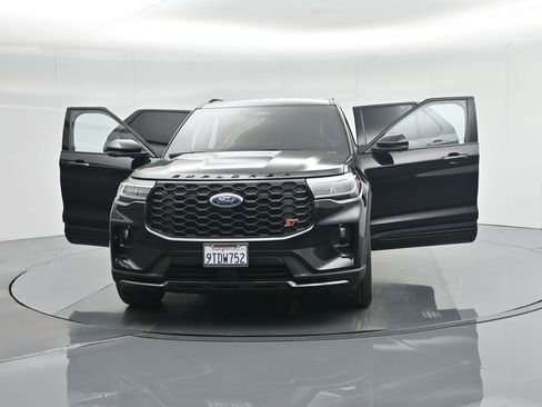Used 2025 Ford Explorer ST image 37